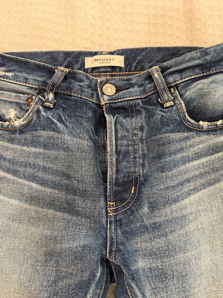 Moussy Distressed Light Blue Boyfriend Jeans